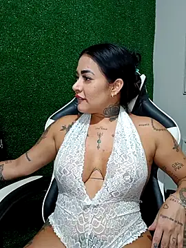 exquentadamay online show from October 6, 2025, 2:51 pm