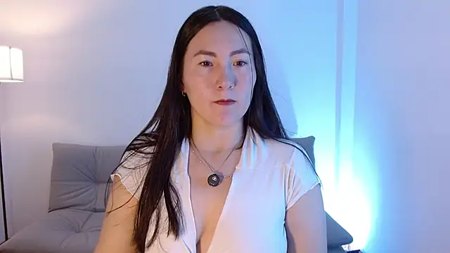 Snapshot of Elle_Lee_ chatting on July 12, 2026, 3:35 pm Elle Lee online show from July 12, 2026, 3:35 pm