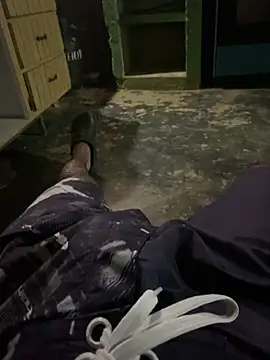 Snapshot of Sur1711 chatting on November 21, 2025, 2:43 am Sur1711 online show from November 21, 2025, 2:43 am