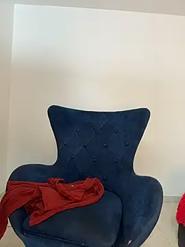 karenlennox1 online show from March 5, 2026, 12:18 am