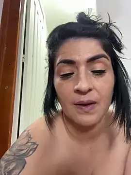 karenlennox1 online show from December 13, 2025, 8:59 pm