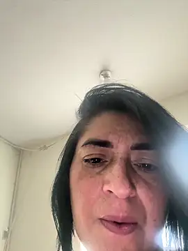 karenlennox1 online show from September 15, 2025, 9:26 pm