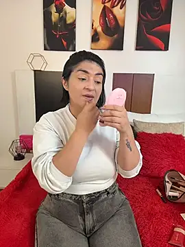 Snapshot of karenlennox1 chatting on July 6, 2026, 10:56 pm karenlennox1 online show from July 6, 2026, 10:56 pm