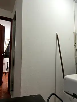 karenlennox1 online show from November 8, 2025, 1:31 am