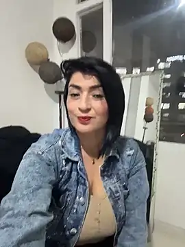 karenlennox1 online show from February 25, 2026, 11:59 pm