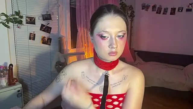 Snapshot of Jenny_darling_love chatting on May 6, 2026, 6:12 pm Jenny darling love online show from May 6, 2026, 6:12 pm