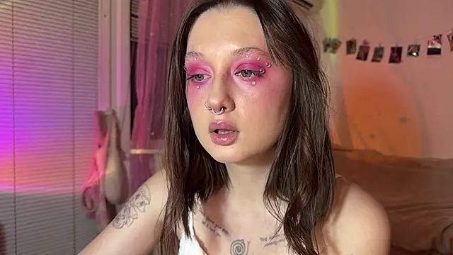 Jenny darling love online show from July 18, 2026, 7:11 pm