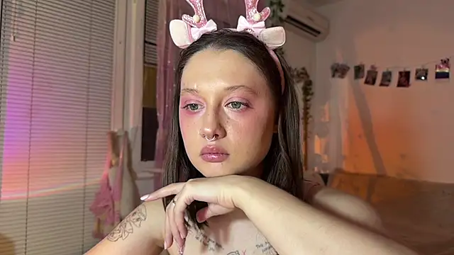 Jenny darling love online show from July 17, 2026, 7:33 pm