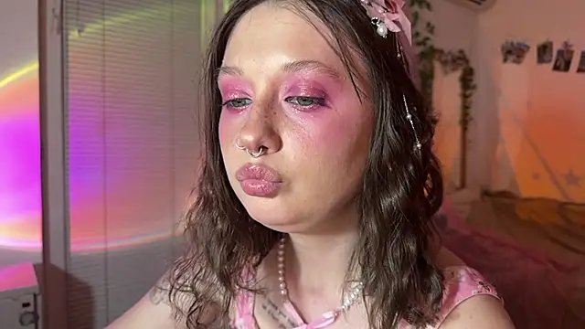 Jenny darling love online show from July 24, 2026, 7:10 pm