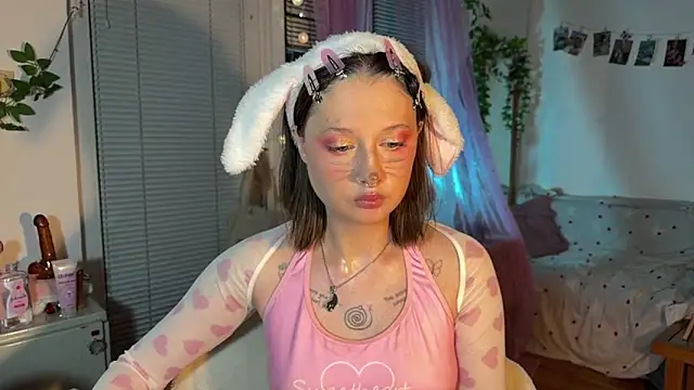 Jenny darling love online show from April 23, 2026, 6:42 pm