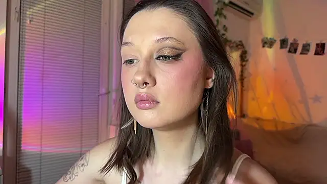 Jenny darling love online show from June 28, 2026, 8:26 pm