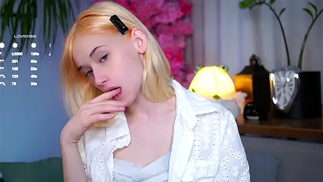 Snapshot of EdlinHargus chatting on March 21, 2025, 1:56 am EdlinHargus online show from March 21, 2025, 1:56 am