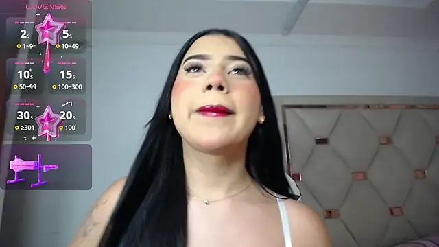 Ashley piinkk  online show from May 19, 2026, 4:30 am