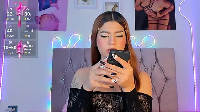 Ashley piinkk  online show from October 12, 2025, 6:26 am