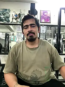 shivani0999 online show from September 12, 2025, 12:11 am