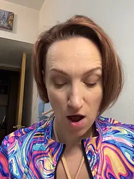 UmaTruewoman online show from November 5, 2025, 6:05 am