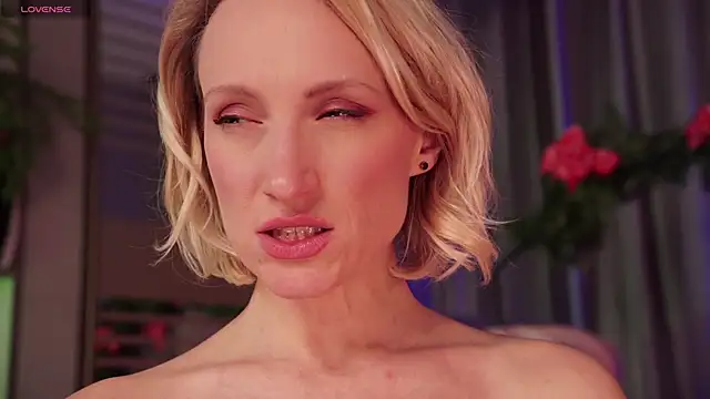 UmaTruewoman online show from January 2, 2025, 9:11 am