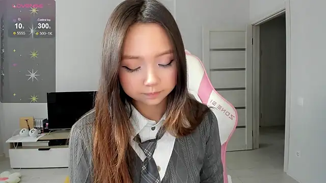 Fluffy Rose online show from March 15, 2026, 4:52 am