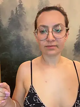 ladoucedu34 online show from March 12, 2026, 10:25 pm