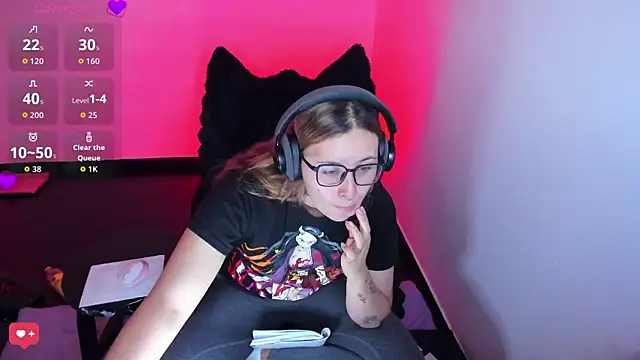 bonnie moon  online show from February 10, 2026, 7:57 pm