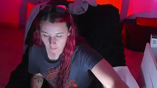 bonnie moon  online show from October 21, 2025, 10:20 pm