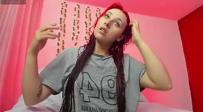 bonnie moon  online show from February 17, 2025, 11:00 pm