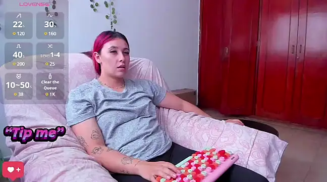 bonnie moon  online show from February 2, 2025, 10:06 pm