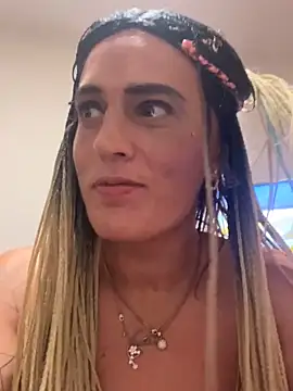 Haleytightlips1986 online show from April 15, 2026, 1:55 am