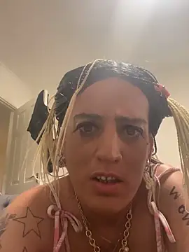 Haleytightlips1986 online show from April 15, 2026, 1:59 pm