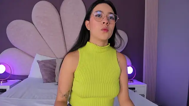 Susa1userma  online show from June 3, 2026, 11:33 am