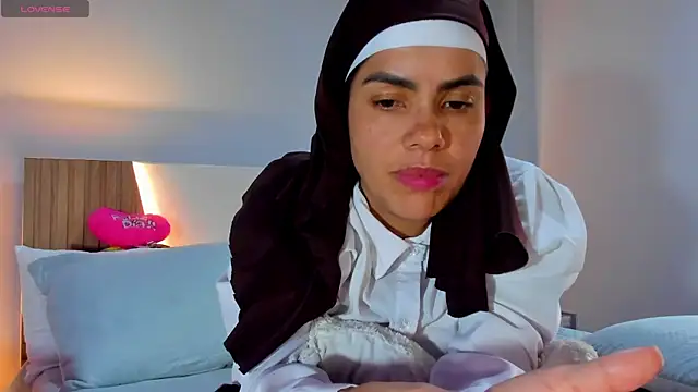 ClaraMariaMon online show from March 15, 2025, 7:59 pm