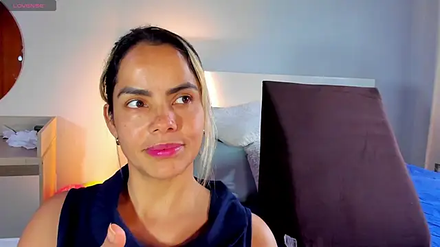 ClaraMariaMon online show from March 16, 2025, 6:34 pm