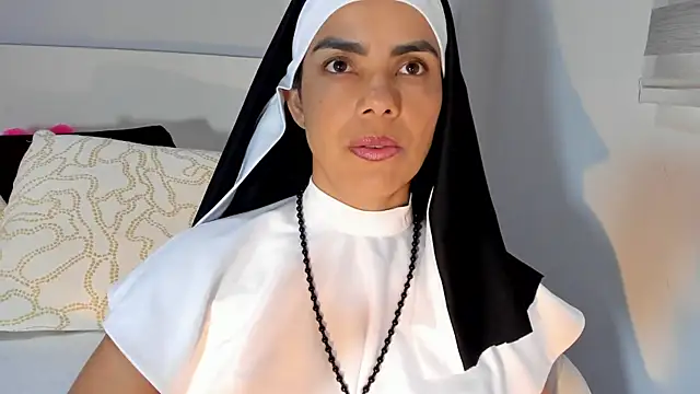 ClaraMariaMon online show from July 20, 2026, 7:27 pm