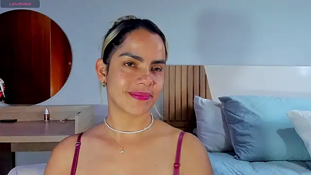 ClaraMariaMon online show from March 9, 2025, 5:28 pm