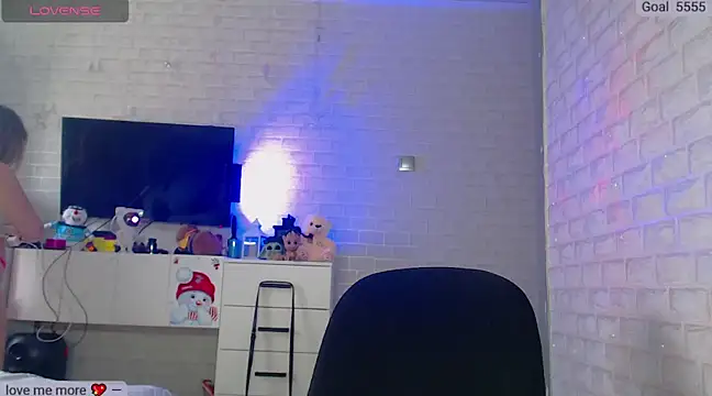 SuchCute online show from March 23, 2025, 2:04 am