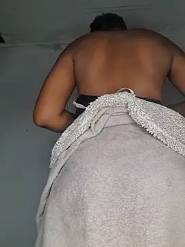 hot-tandy online show from October 7, 2025, 9:05 pm