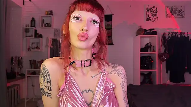 Snapshot of Marcellean chatting on October 12, 2025, 12:45 am Marcellean online show from October 12, 2025, 12:45 am