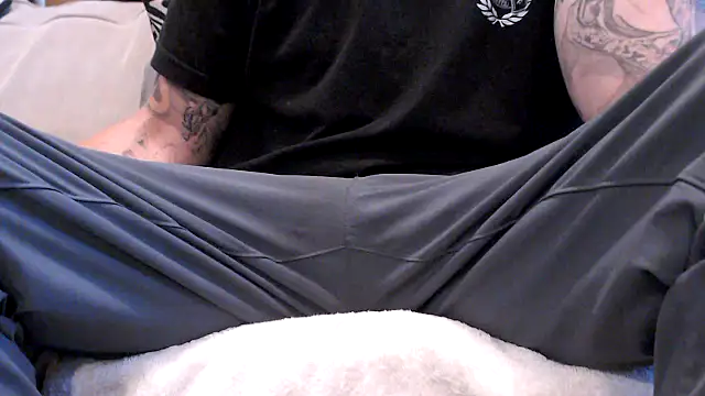 Snapshot of JohnnyKorrupt_ chatting on October 24, 2025, 9:30 am JohnnyKorrupt online show from October 24, 2025, 9:30 am