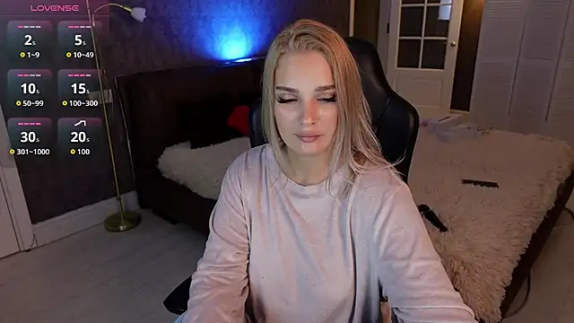 KittiLiza online show from October 23, 2025, 9:13 pm