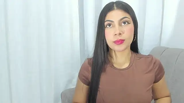 laly mariana online show from December 17, 2025, 1:21 am