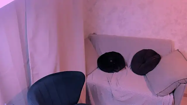 kirraa  online show from March 13, 2025, 7:39 pm