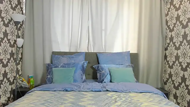 kirraa  online show from September 13, 2025, 1:00 pm