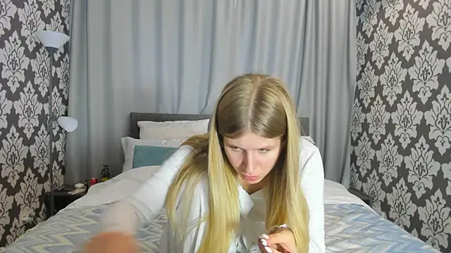 kirraa  online show from September 30, 2025, 1:50 pm