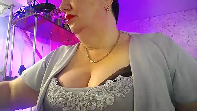  Sweet Woman online show from May 11, 2026, 4:47 am