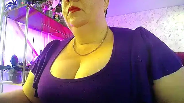  Sweet Woman online show from May 12, 2026, 5:59 am