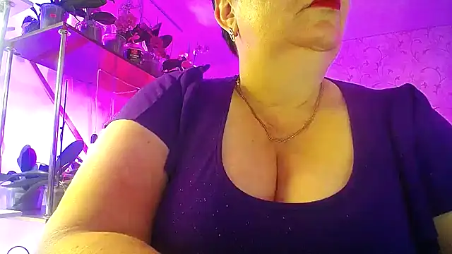  Sweet Woman online show from April 15, 2026, 4:51 am