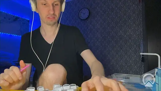 Aki-Laky online show from February 24, 2026, 8:53 pm