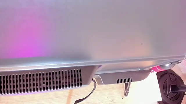 marien thomson  online show from March 19, 2025, 1:32 am