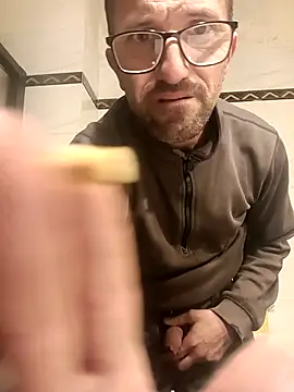 Porco81cazzo online show from December 3, 2025, 3:33 pm