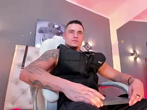 connorsmiith 26 online show from January 13, 2025, 4:51 pm